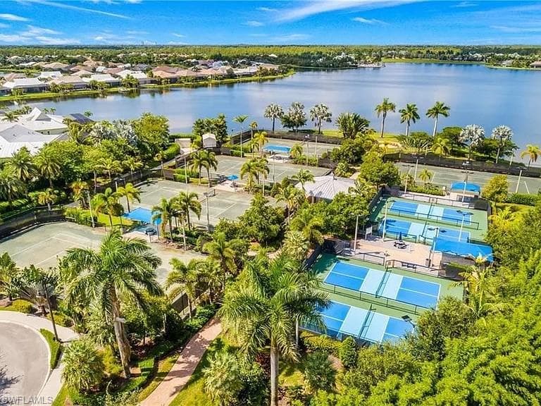 14672 Edgewater CIR-33