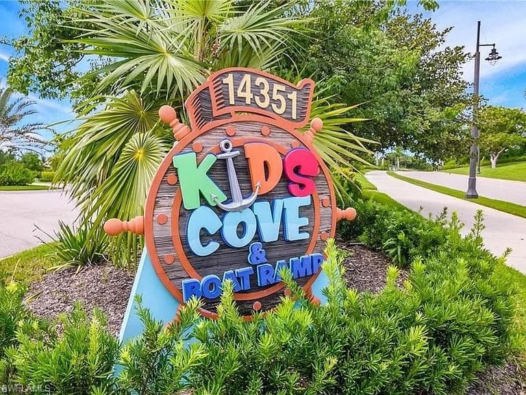 14672 Edgewater CIR-29