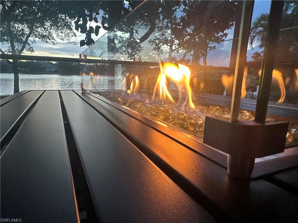 14672 Edgewater CIR-25
