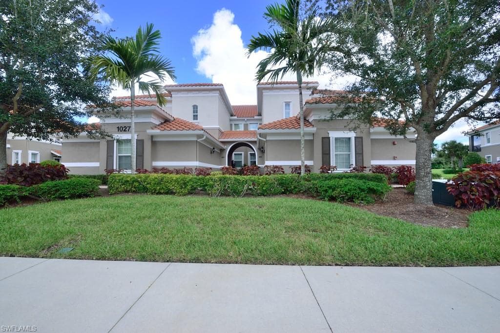 10271 Glastonbury CIR 102-1