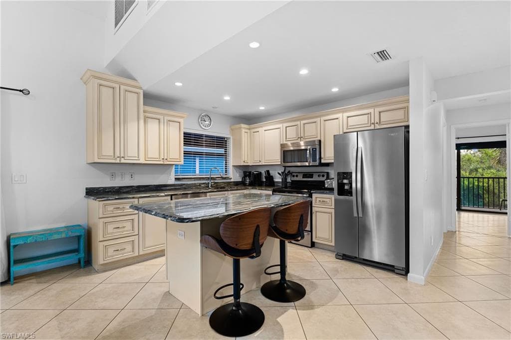 1811 Olde Middle Gulf DR 14-10