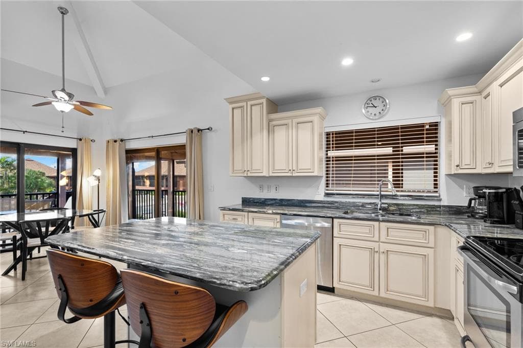 1811 Olde Middle Gulf DR 14-11