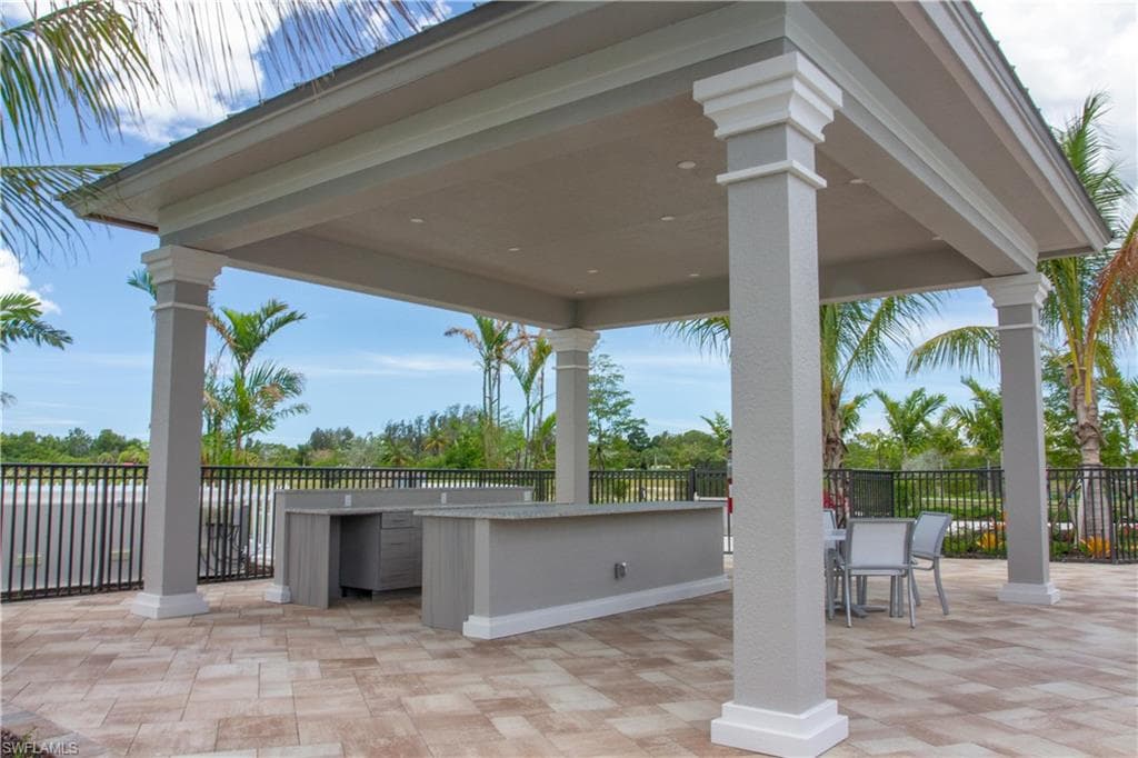 251 Indies DR E 202-46