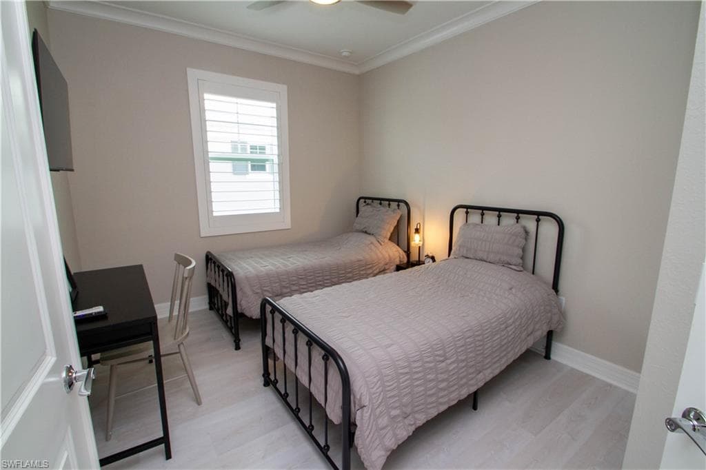 251 Indies DR E 202-26