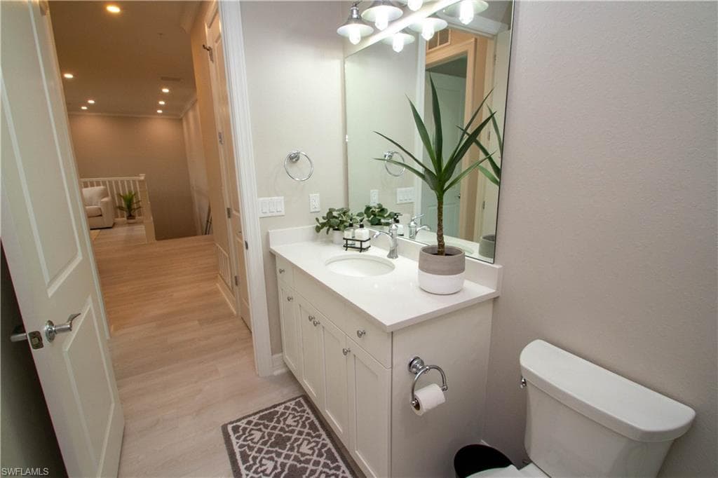 251 Indies DR E 202-24