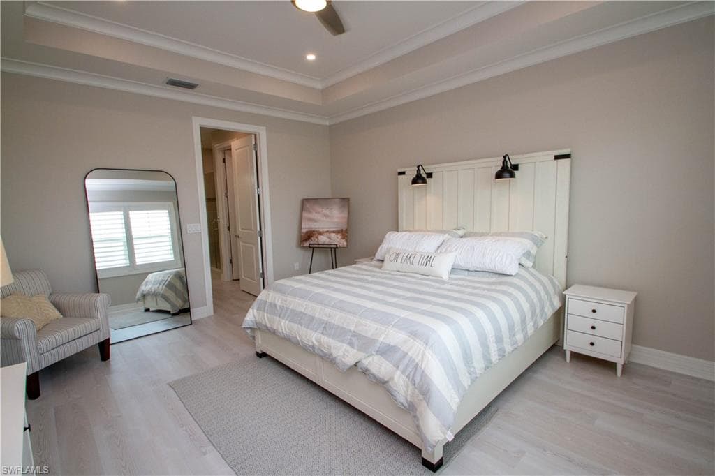 251 Indies DR E 202-30