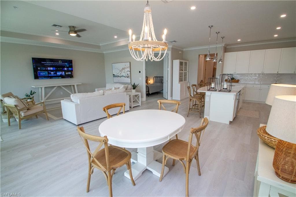 251 Indies DR E 202-14
