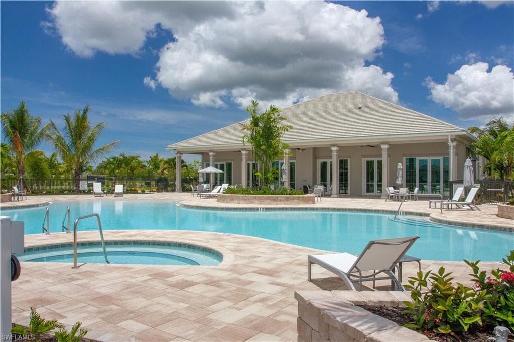 251 Indies DR E 202-45