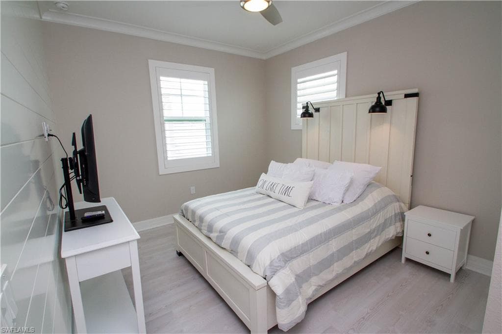 251 Indies DR E 202-15