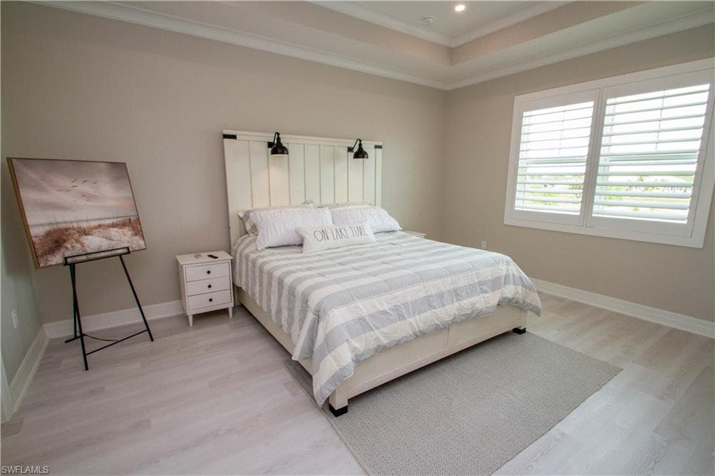 251 Indies DR E 202-31