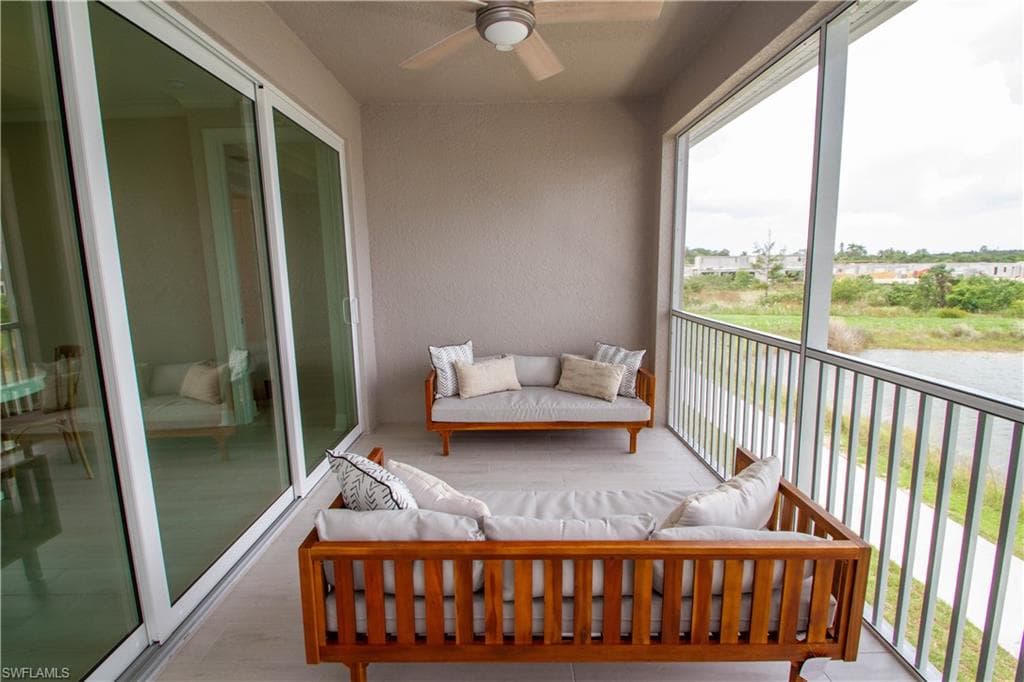 251 Indies DR E 202-39