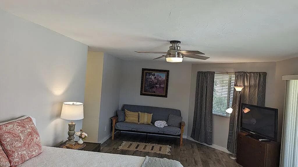 1800 Woodbine CT-27