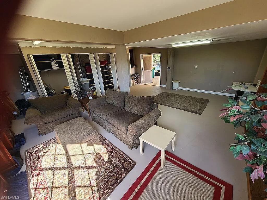 1800 Woodbine CT-47
