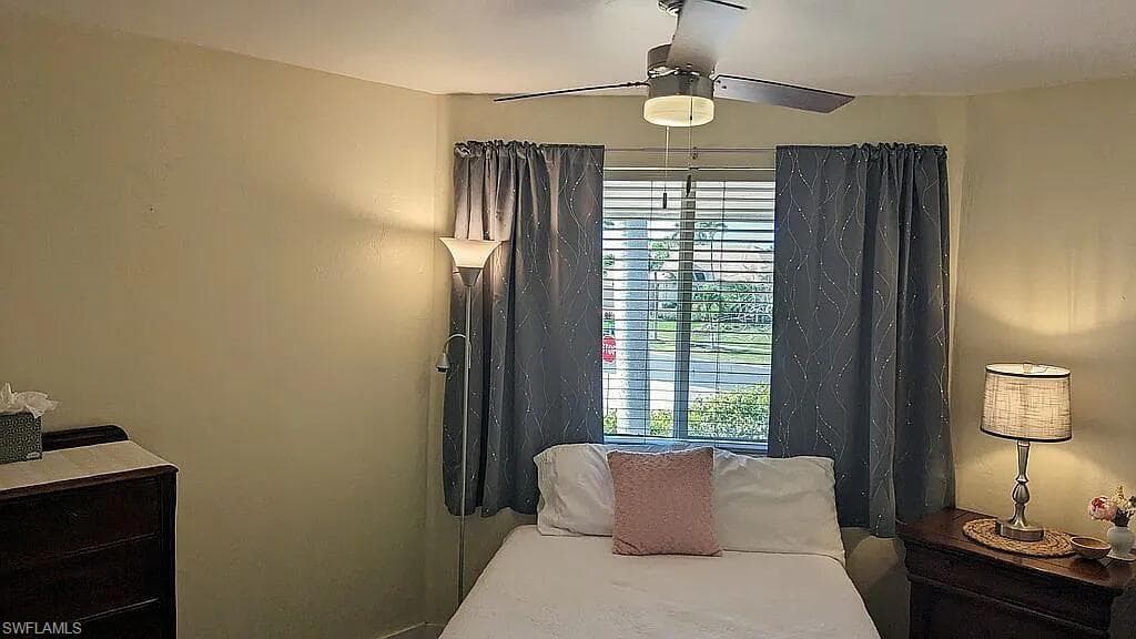 1800 Woodbine CT-28