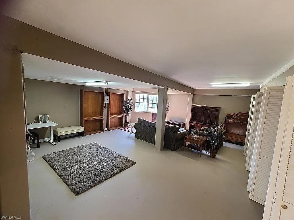 1800 Woodbine CT-48