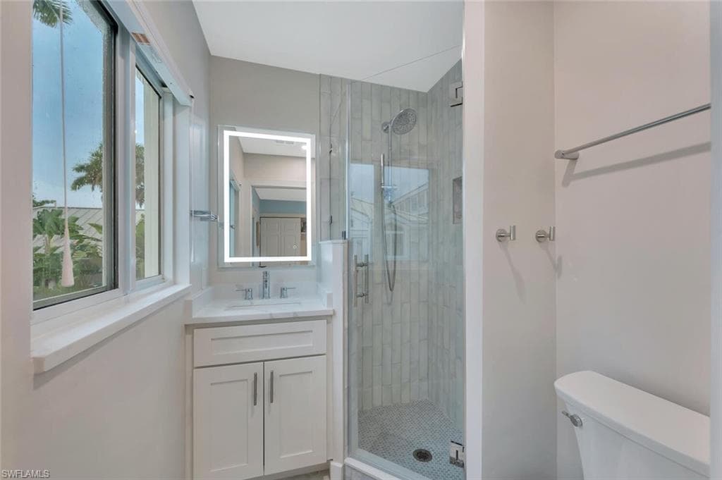 180 6th AVE S 3-30