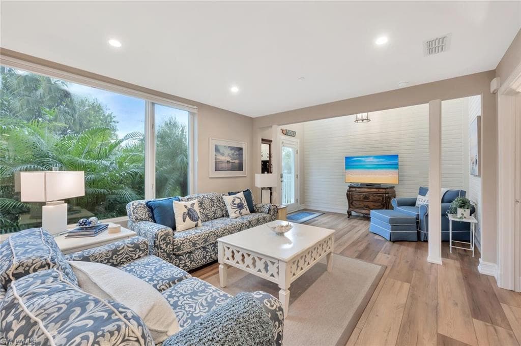 180 6th AVE S 3-4