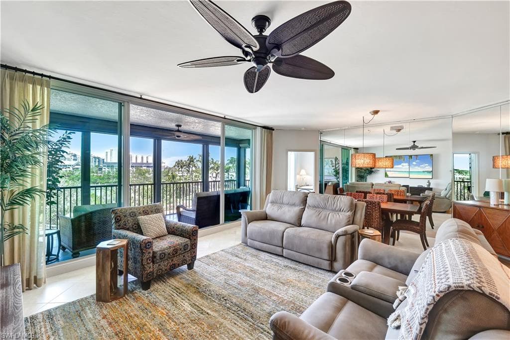 430 Cove Tower DR 403-7