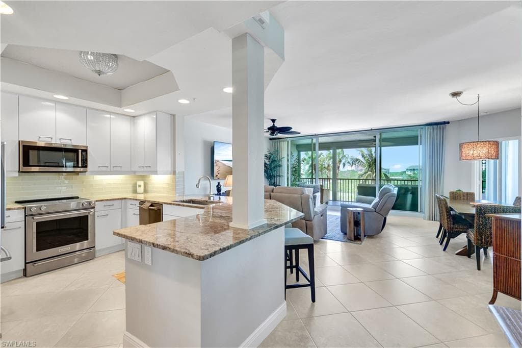 430 Cove Tower DR 403-11