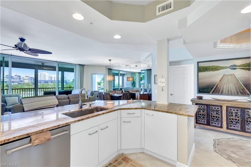 430 Cove Tower DR 403-8