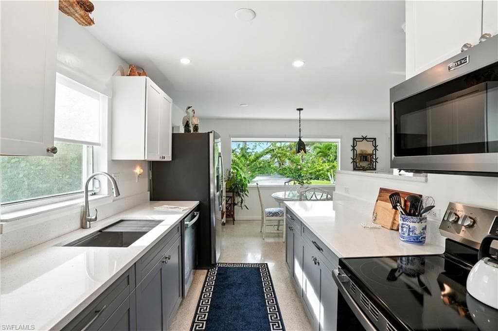 578 14th ST N-12