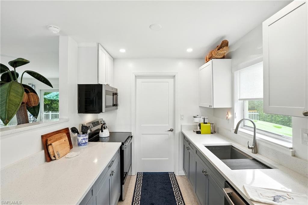 578 14th ST N-11