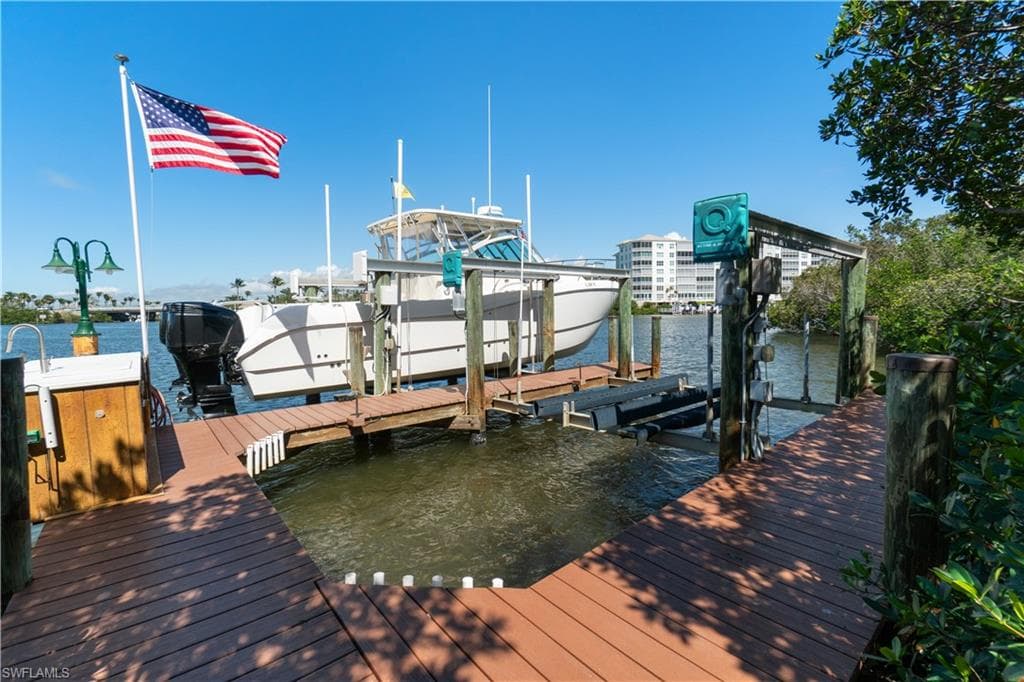 197 San Mateo DR-6