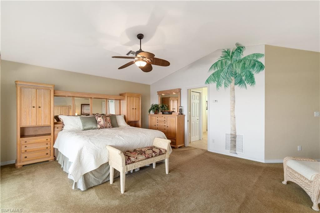 197 San Mateo DR-20