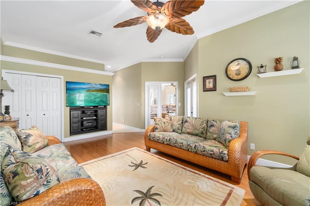 197 San Mateo DR-30