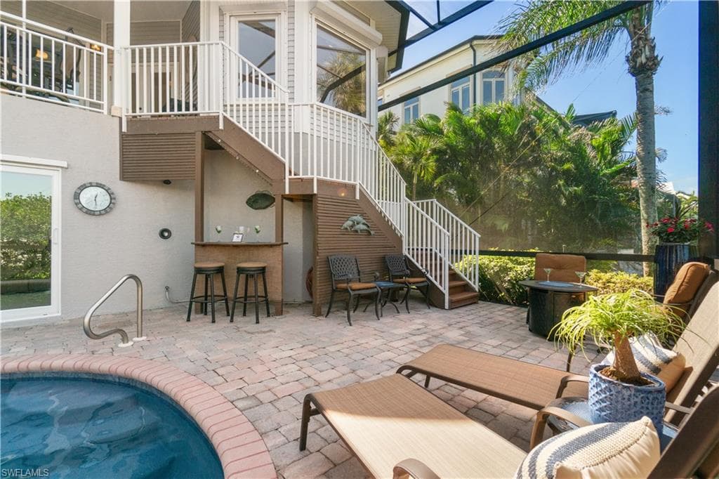 197 San Mateo DR-37