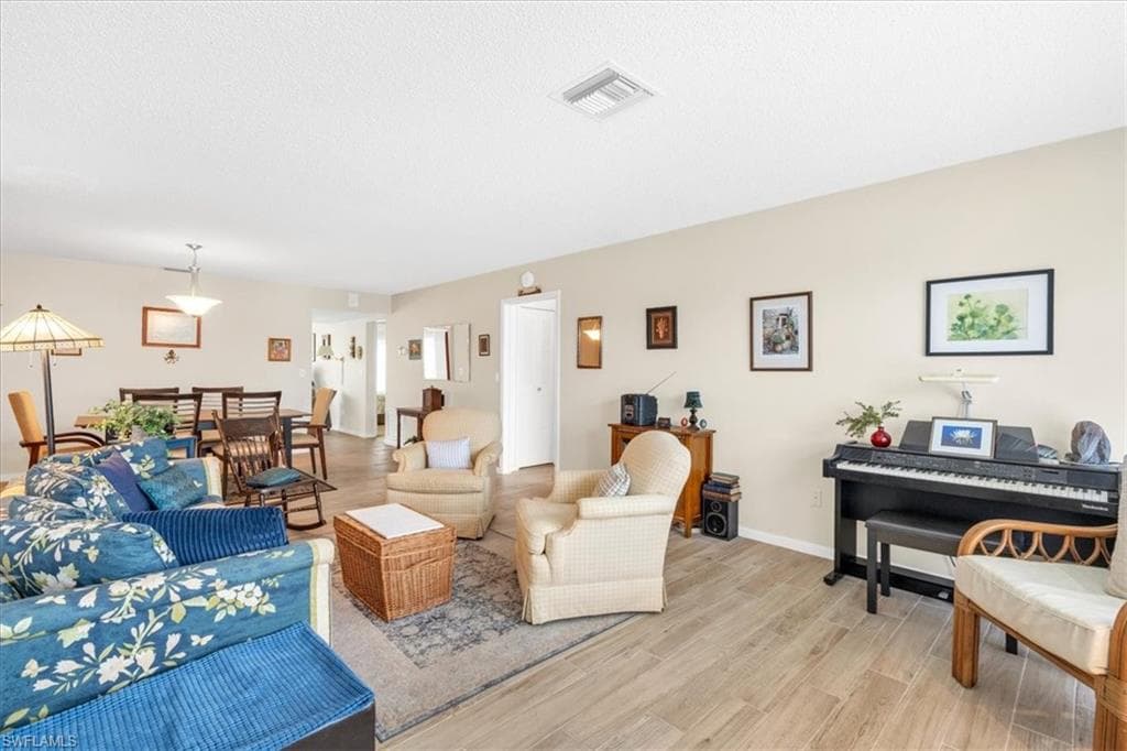 1376 S Brandywine CIR 4-5