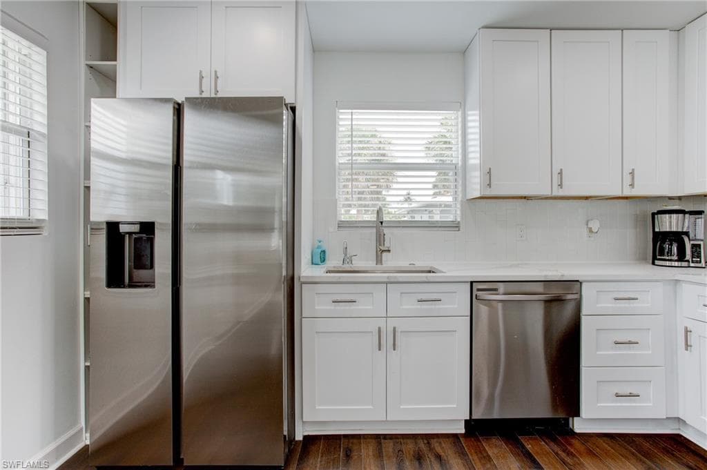 126 Andre Mar DR-23