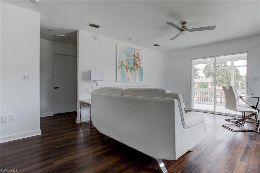 126 Andre Mar DR-27