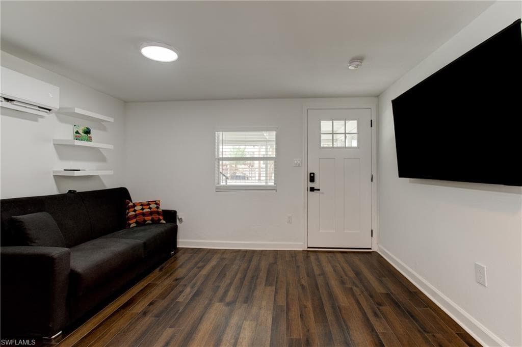 126 Andre Mar DR-6