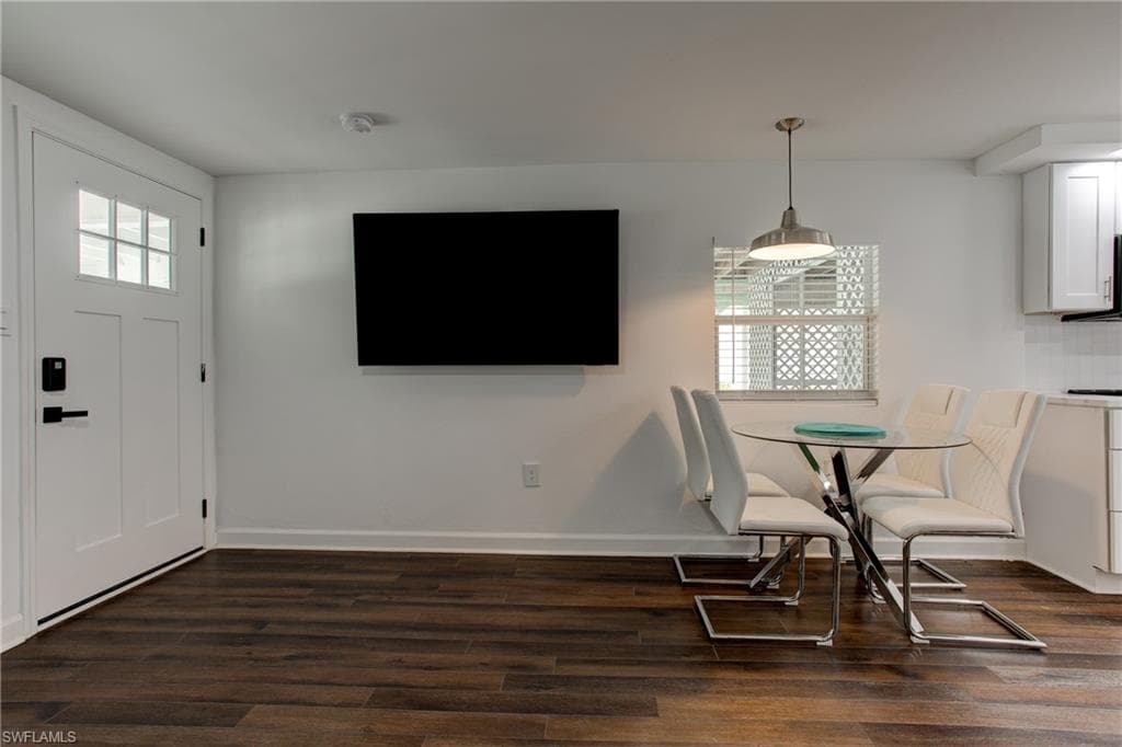 126 Andre Mar DR-7