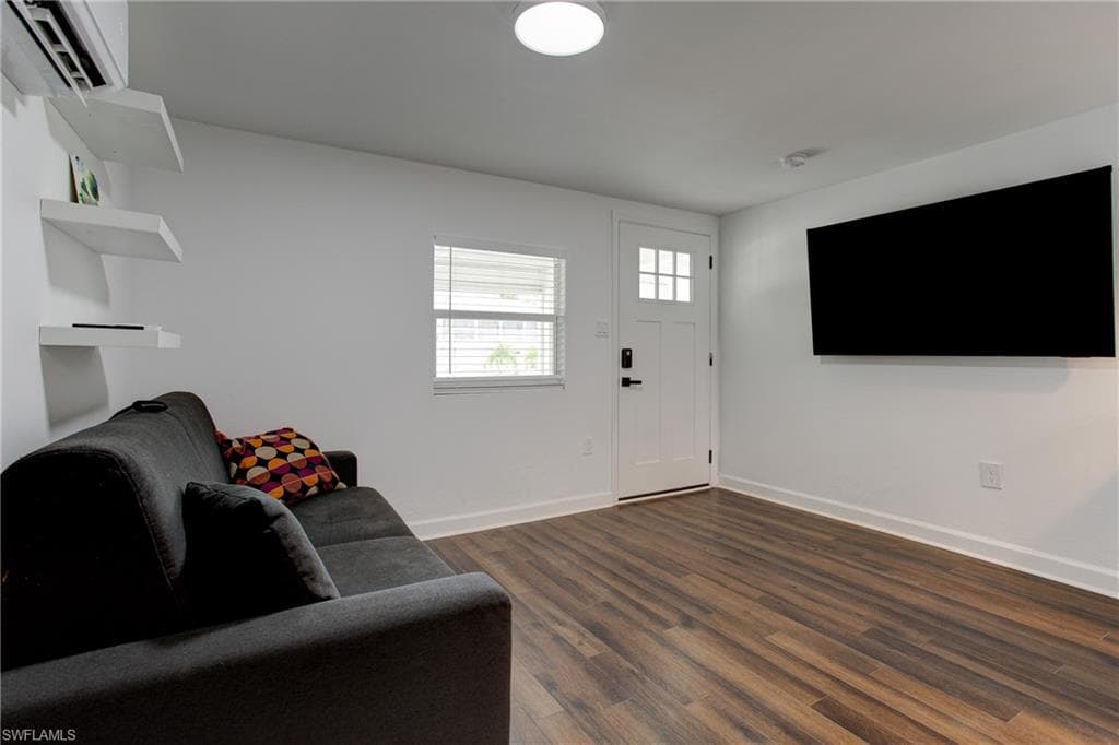 126 Andre Mar DR-5