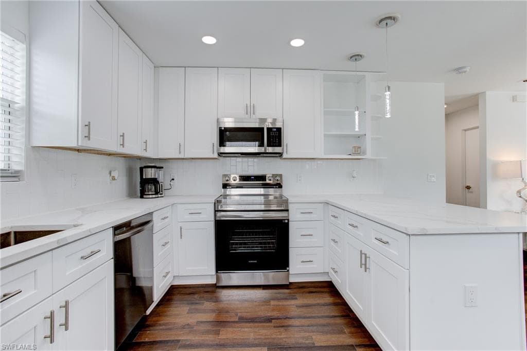126 Andre Mar DR-24