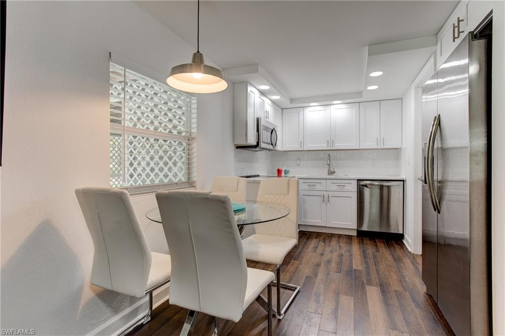126 Andre Mar DR-10