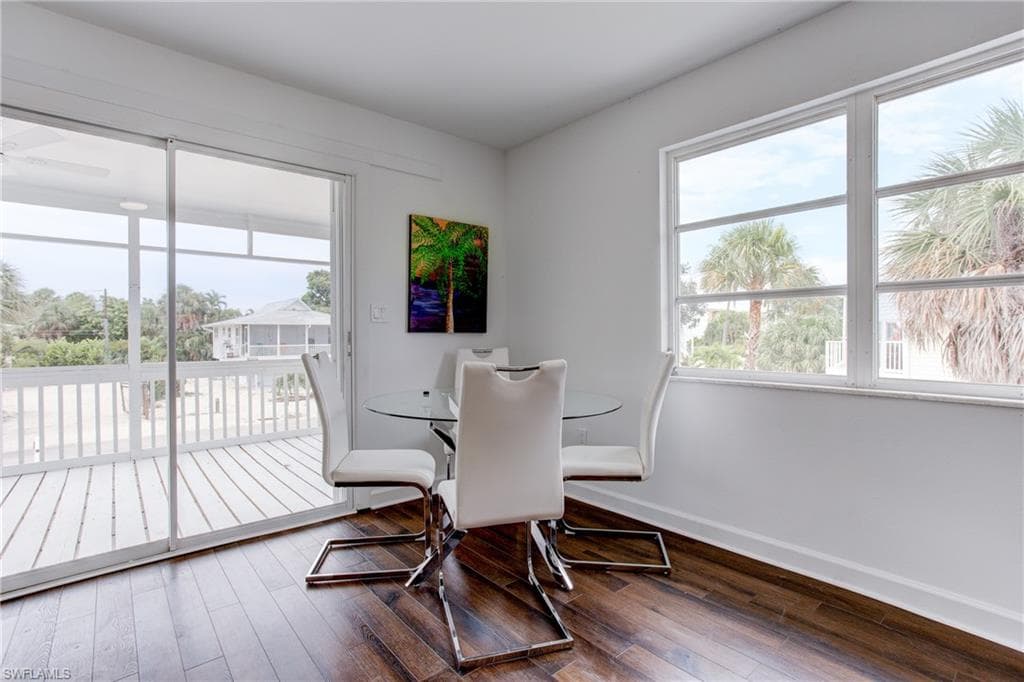 126 Andre Mar DR-18