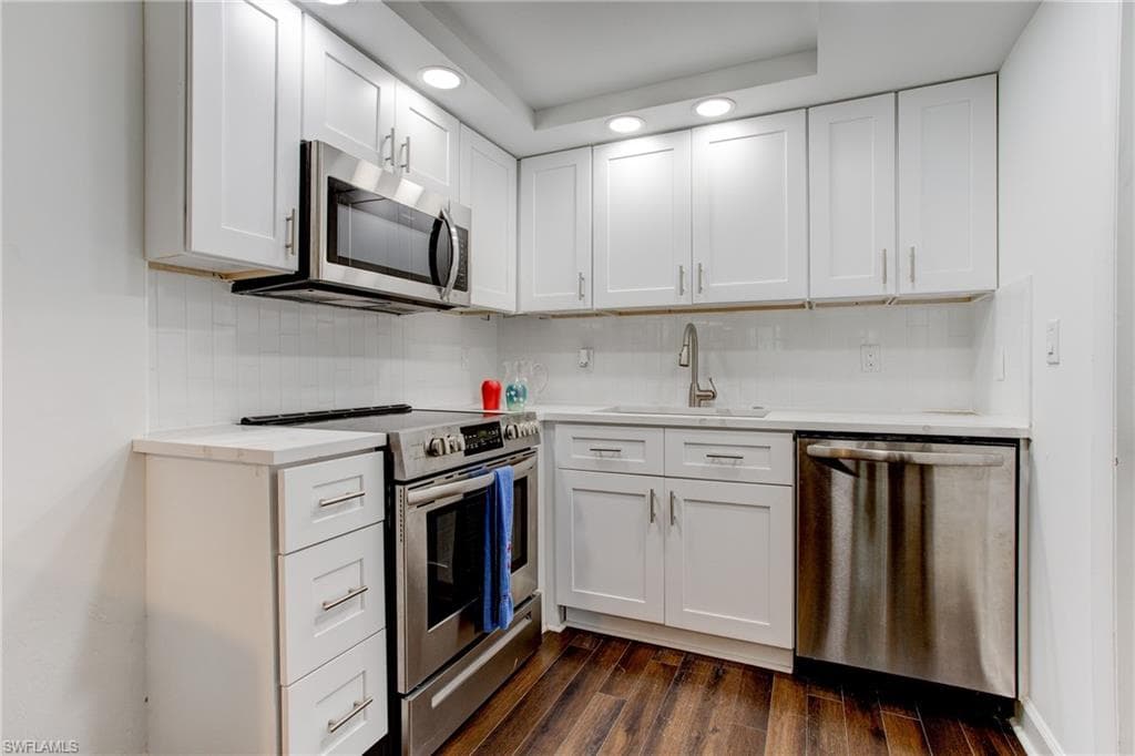 126 Andre Mar DR-11