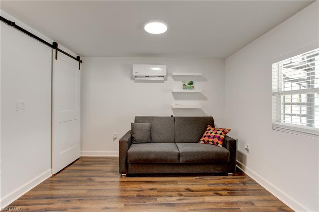 126 Andre Mar DR-8