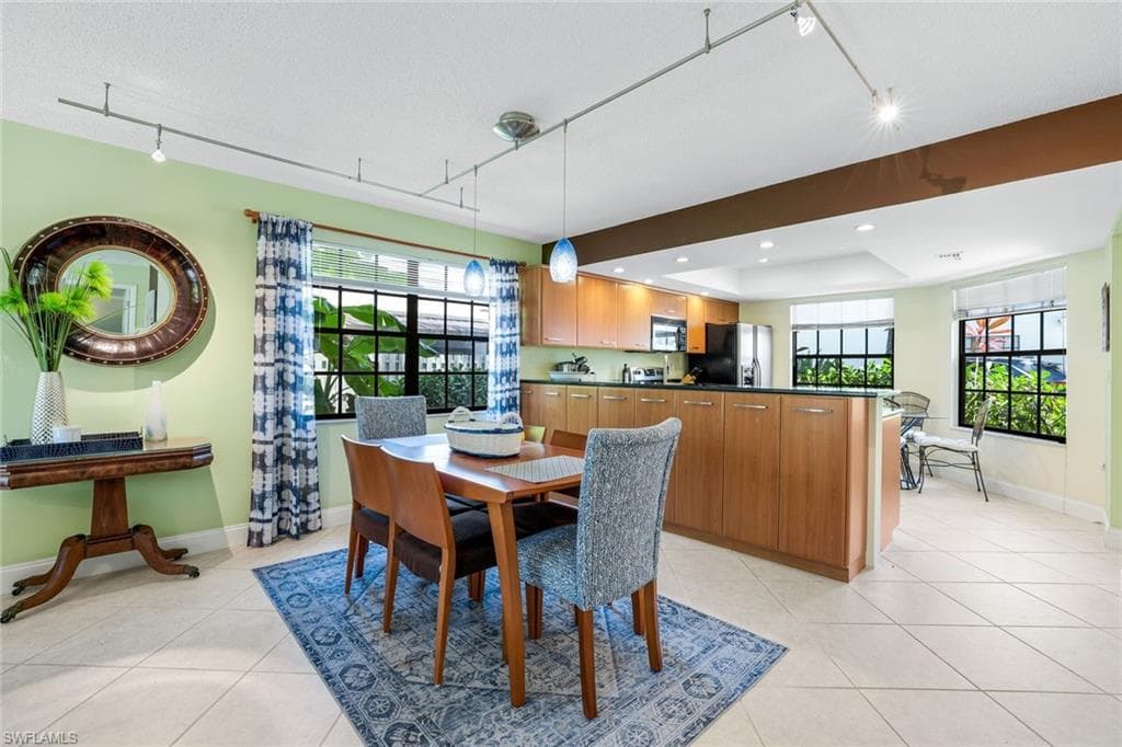 823 Meadowland DR H-8