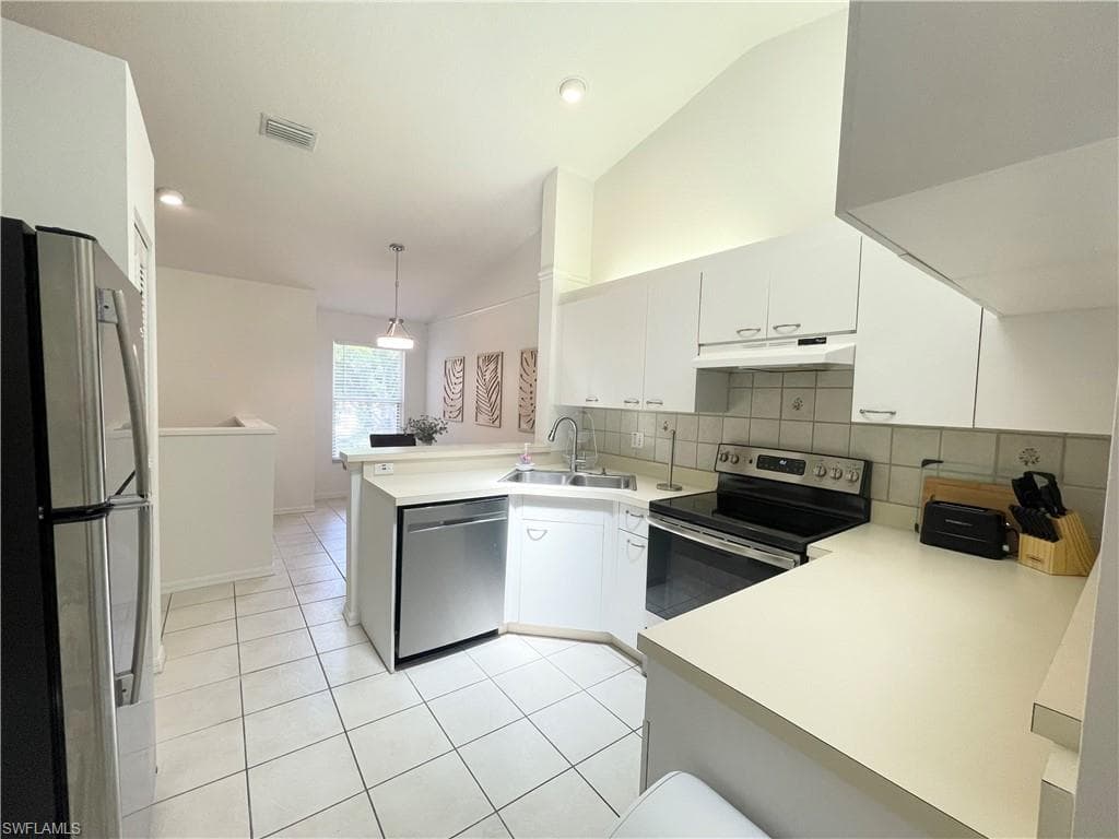 341 Emerald Bay CIR T5-5