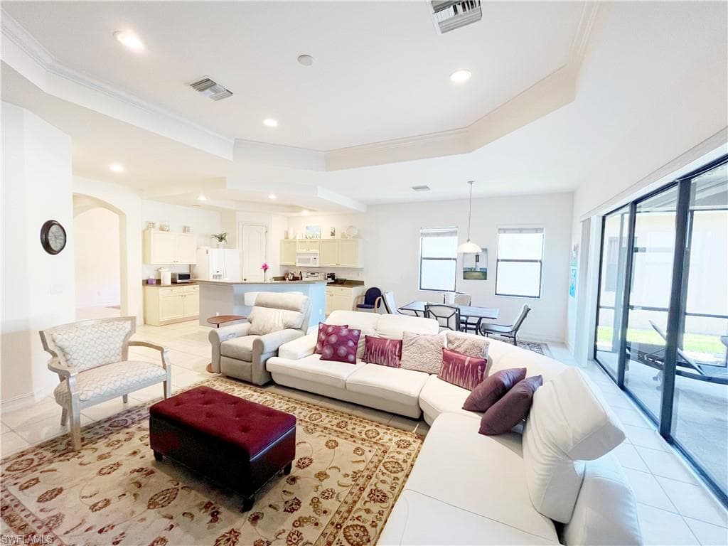 1366 Serrano CIR-10