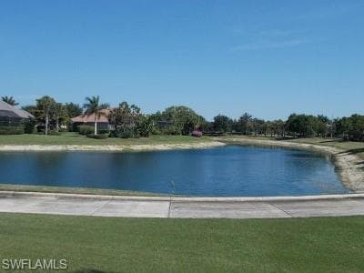 5901 Ashford LN-27