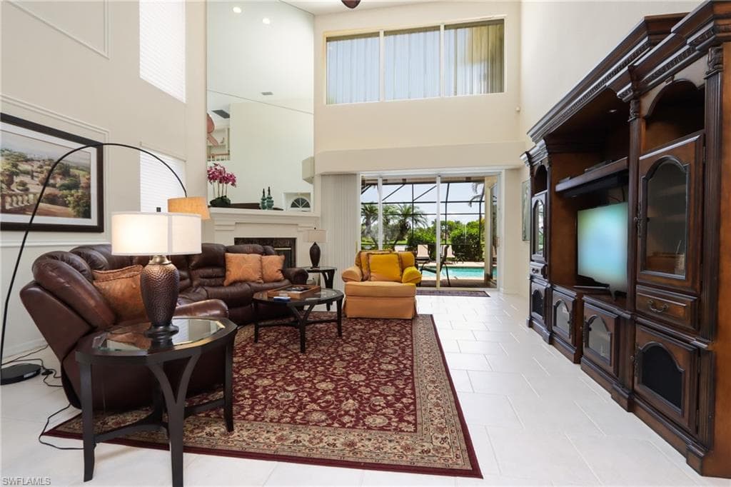5901 Ashford LN-2