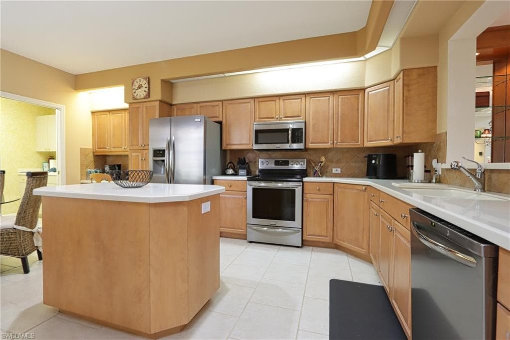 5901 Ashford LN-6