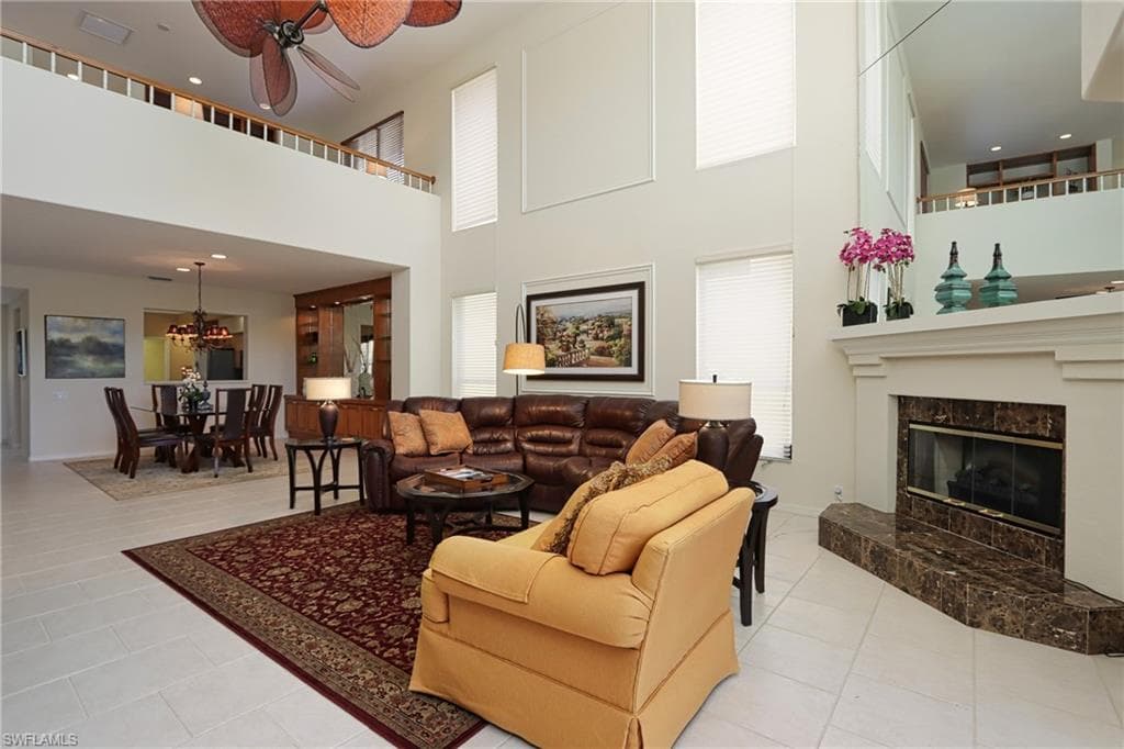 5901 Ashford LN-3