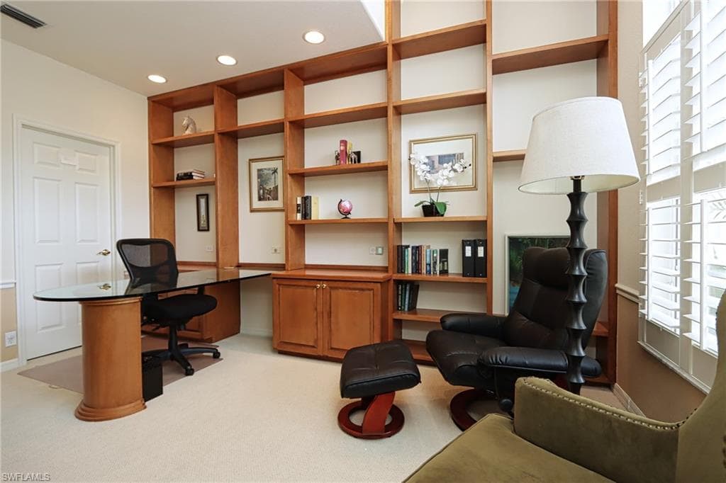 5901 Ashford LN-21