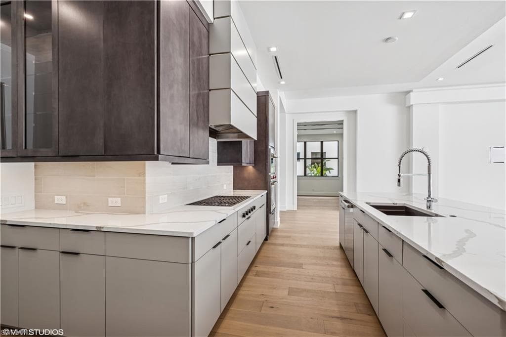 19044 Via Messina WAY-26